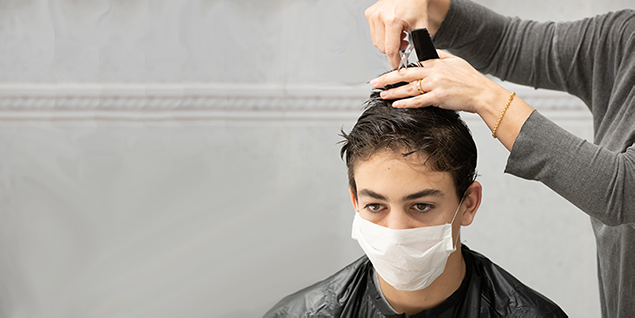 Hygiene-Regeln und vorübergehende Vorgaben beim Friseurbesuch